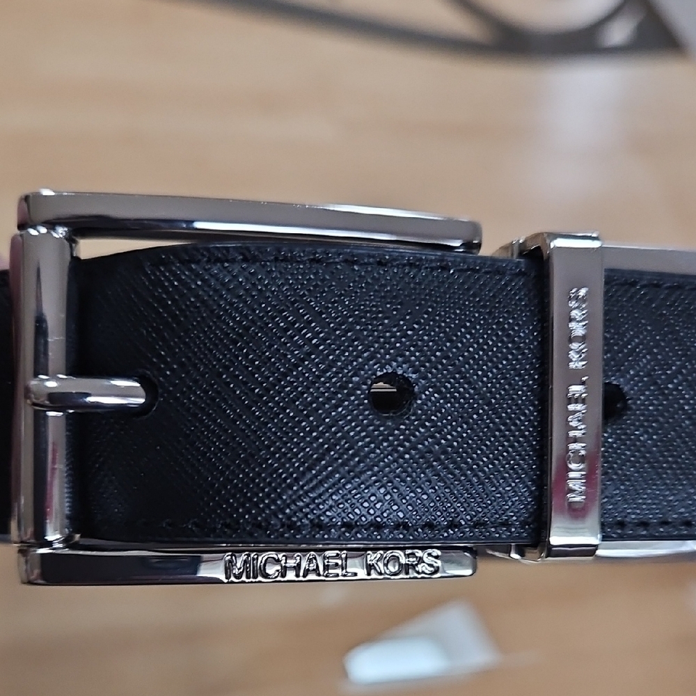 Michael Kors Reversible Belt - Picture 3 of 5